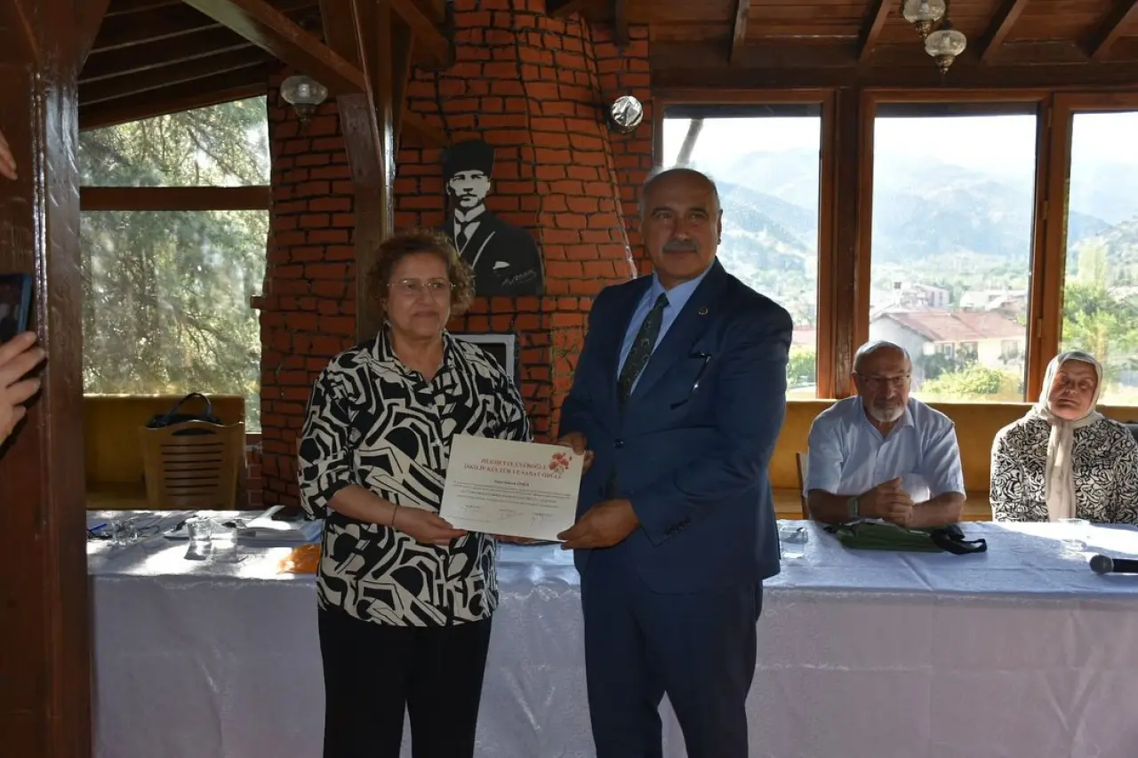İskilip’te Kültür Paneli ve Sanat Ödülleri Töreni Düzenlendi 2