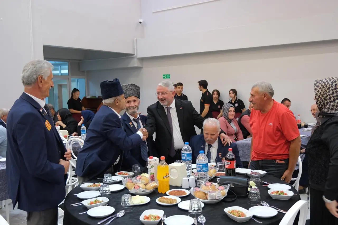 Gaziler Yemekte Bir Araya Geldi 4