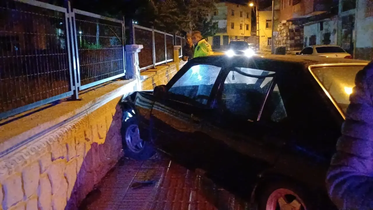 Polisten Kaçarken Duvara Çarptılar 3