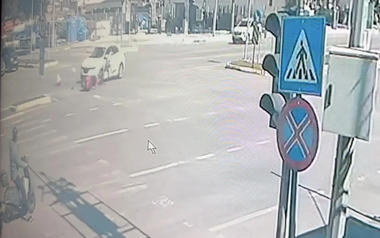 Otomobille Motosiklet Çarpıştı: 1 Yaralı 1