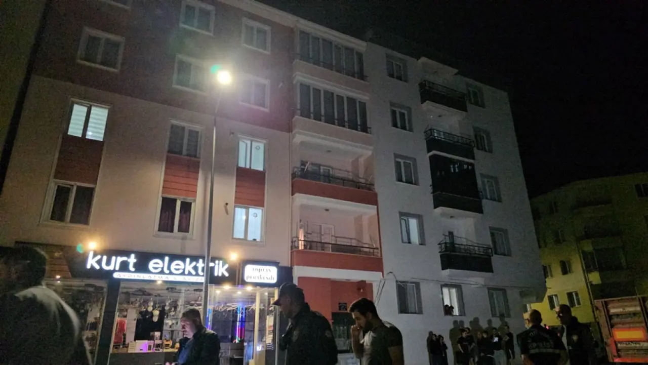 Pompalı Tüfekle Apartmana Ateş Açtılar 1