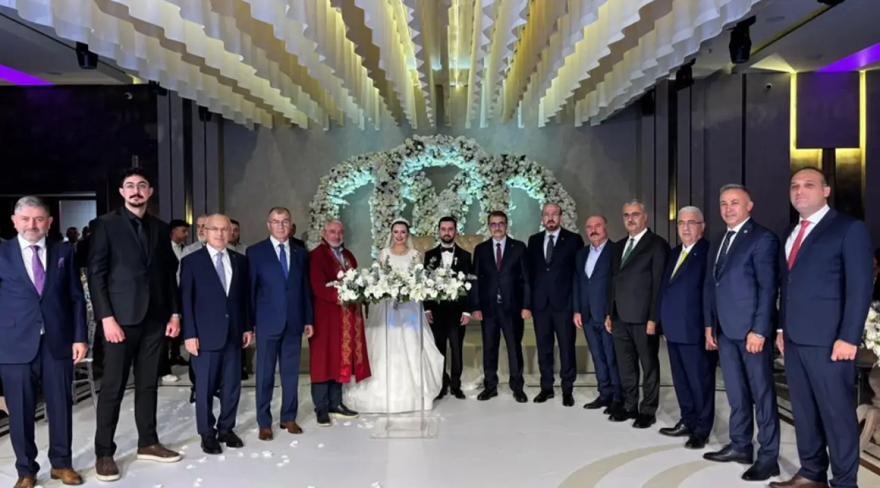 Düğün Çiçekleri Gazze'ye Umut Oldu 1