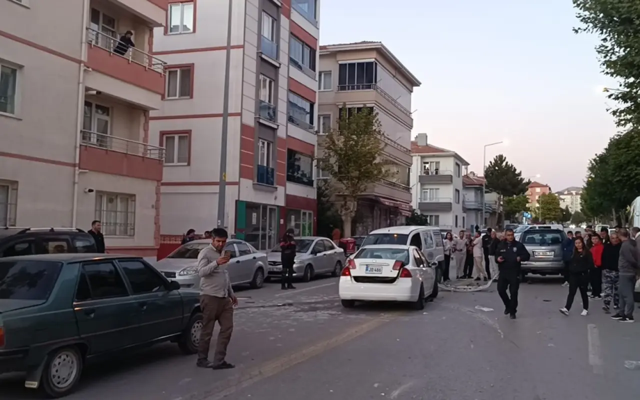 3 Araç Birbirine Girdi: 4 Yaralı 1