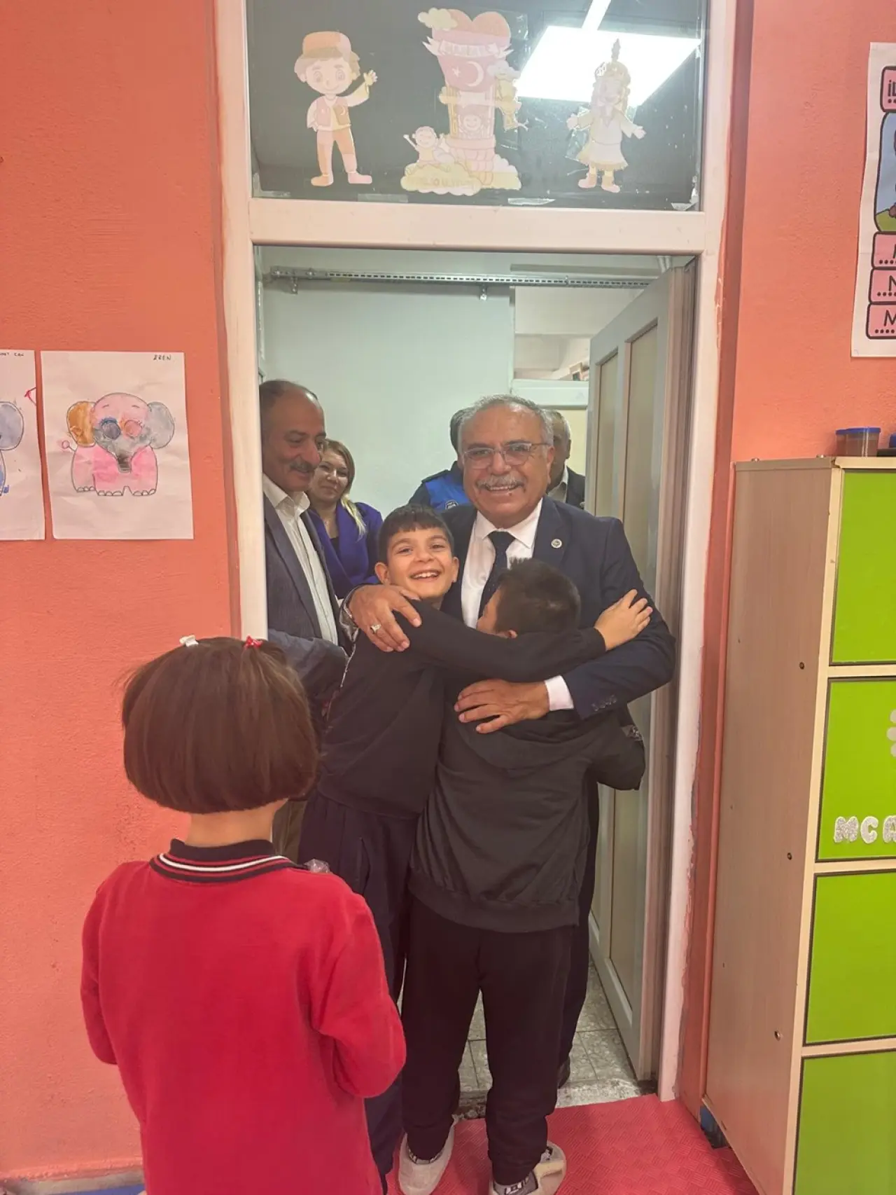 Çetinkaya, Öğrencilere Forma Hediye Etti 1