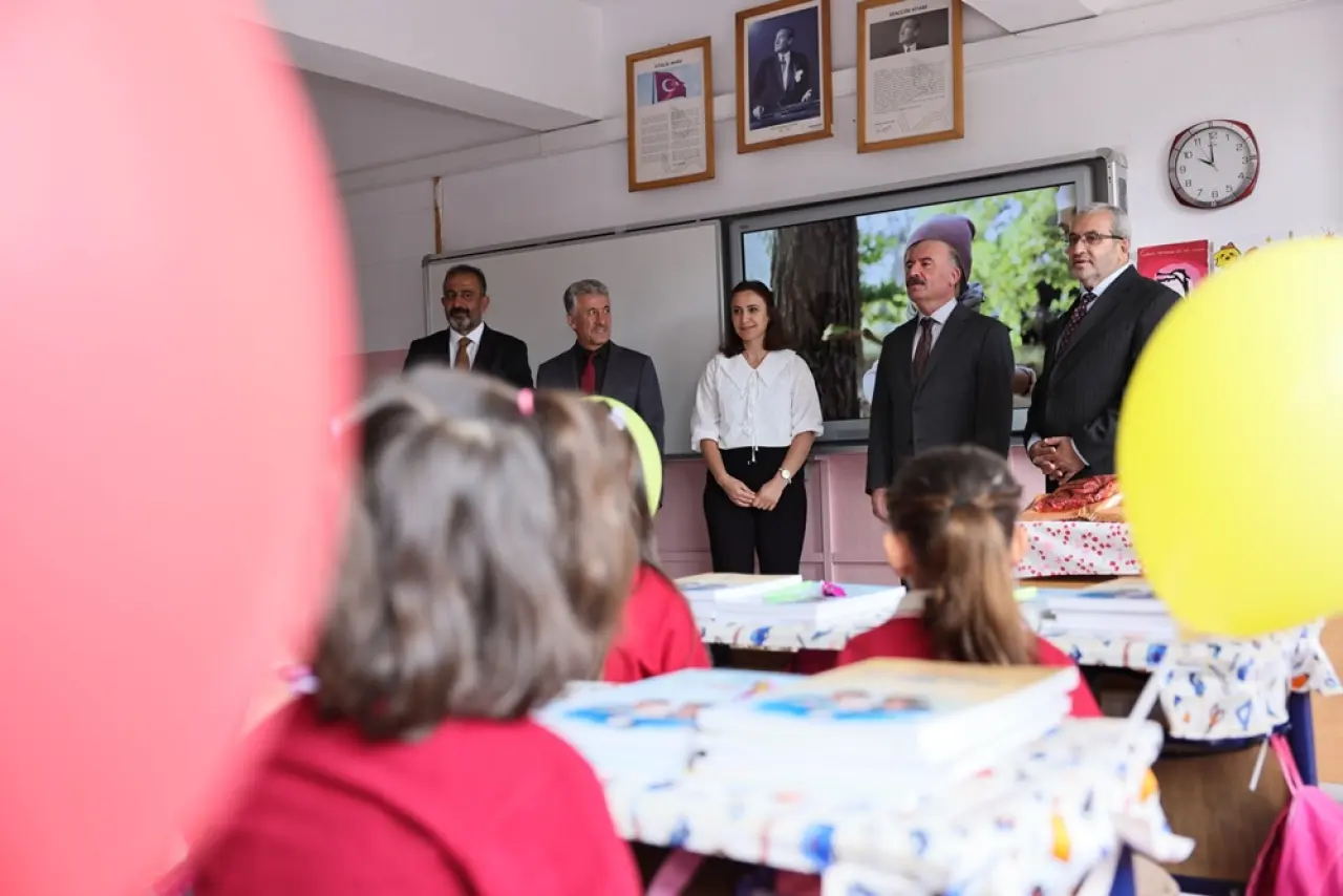 91 Bin Öğrenci İçin İlk Ders Zili Çaldı 5
