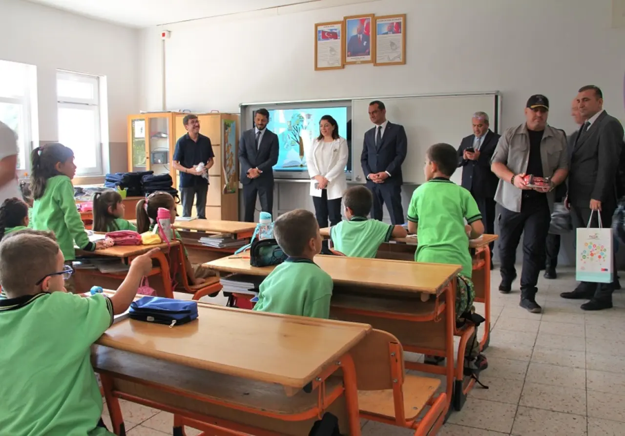 Miniklerin Yüzlerini Güldüren Armağan 3