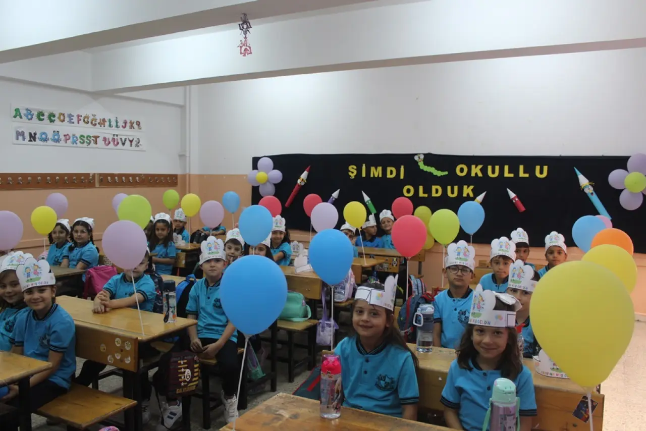 Minikler İlk Kez Okul Sıralarında 3