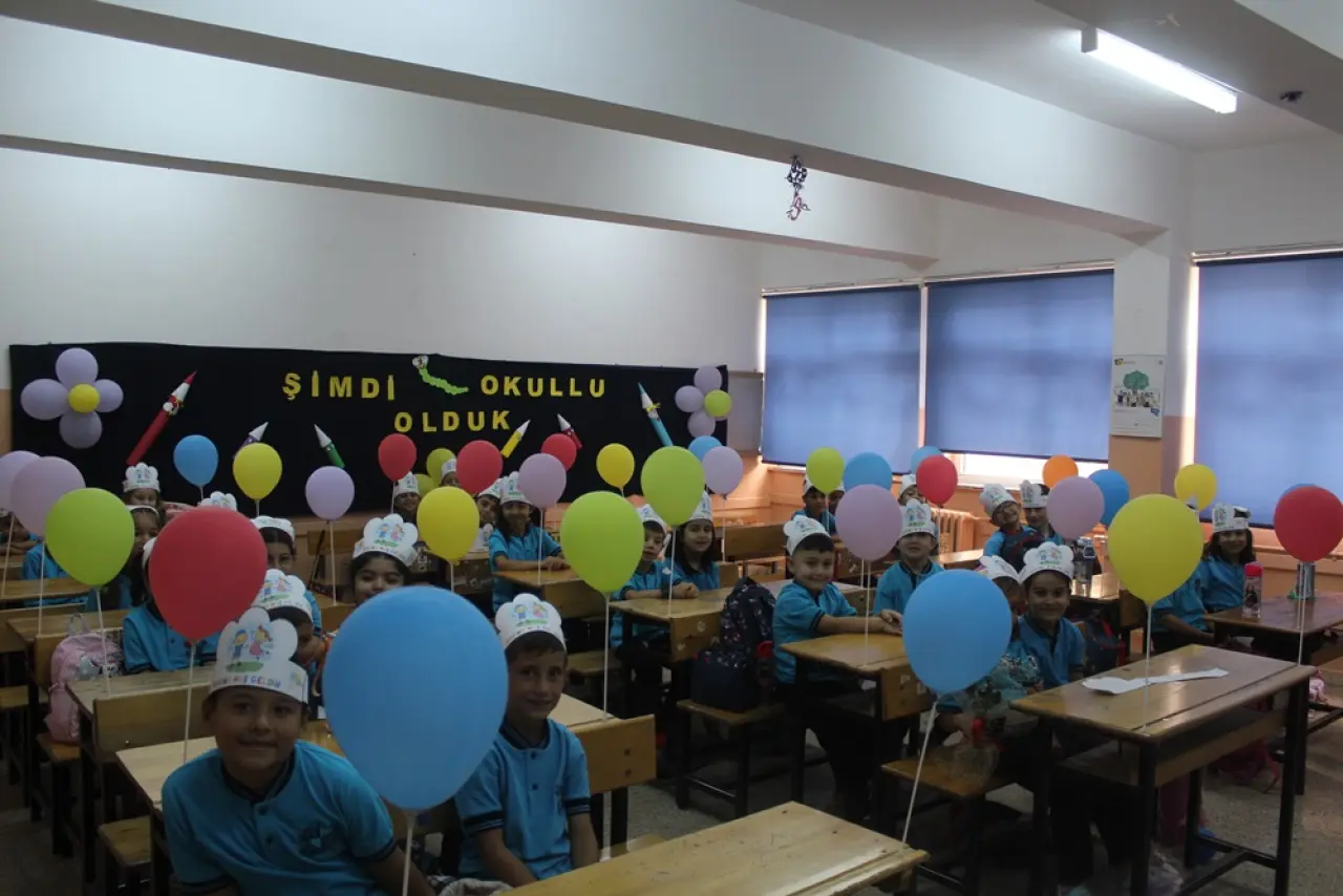 Minikler İlk Kez Okul Sıralarında 4