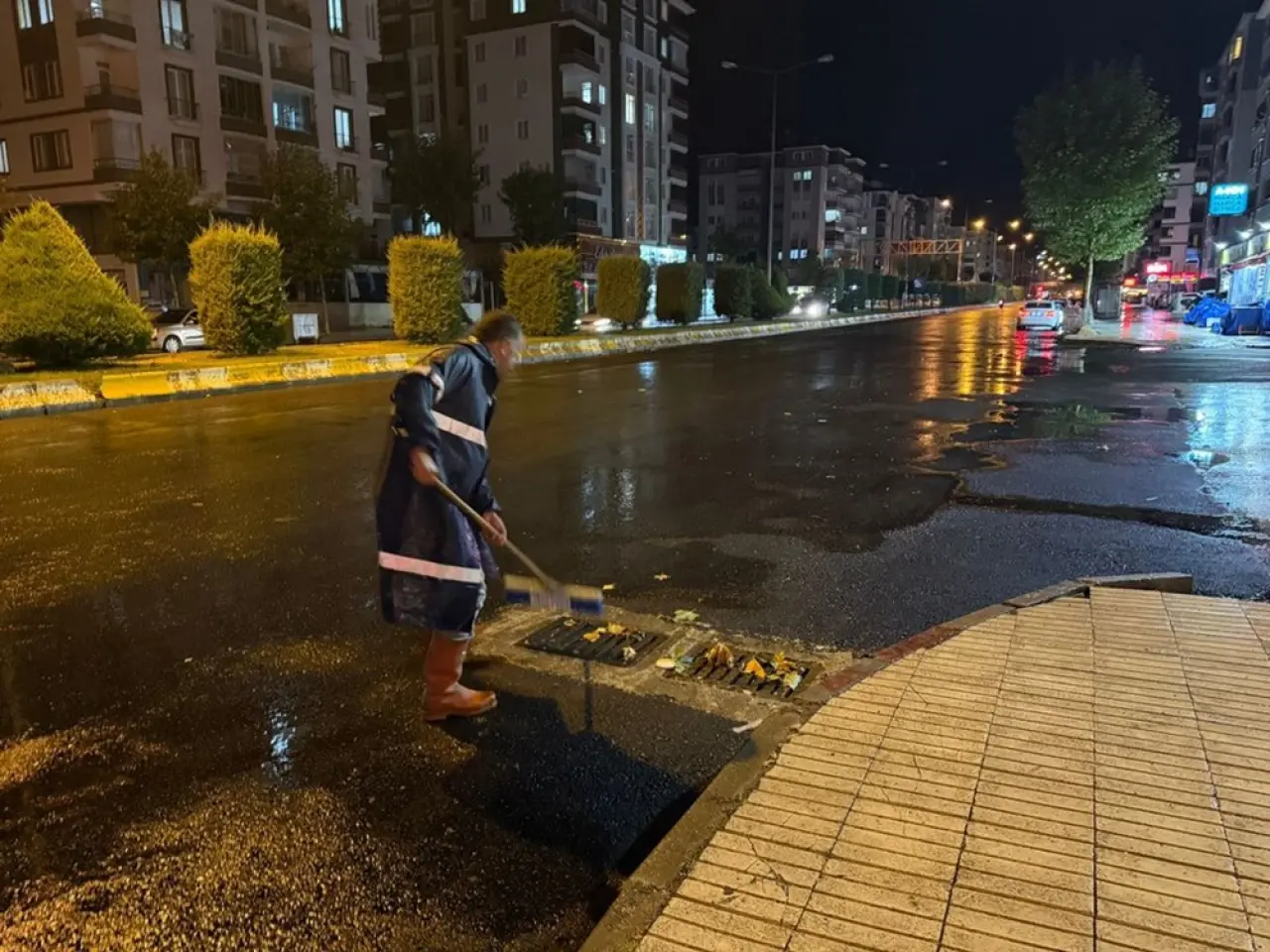 Sağanak Yağmur Etkili Oldu 4