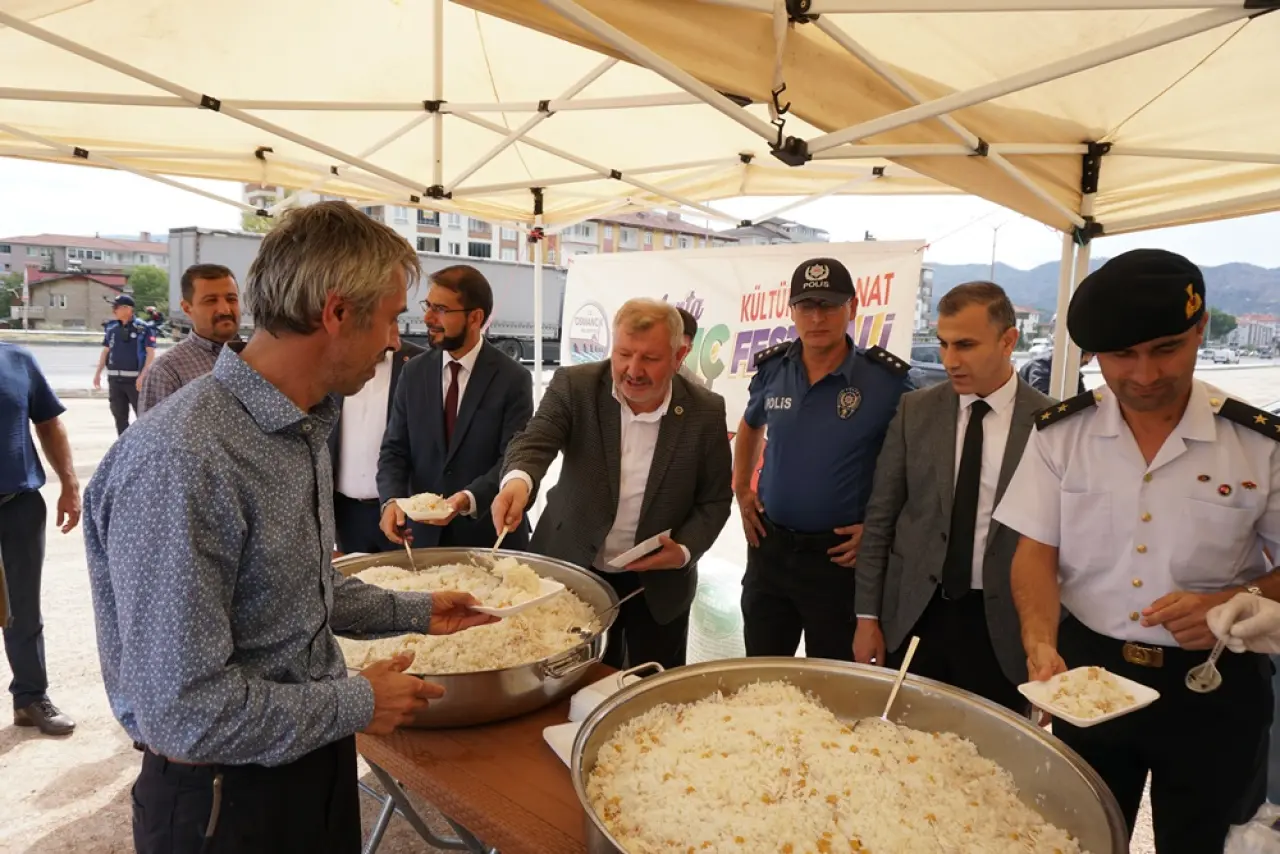 Kara Yolunda Sürücülere Pirinç Pilavı İkram Edildi 1