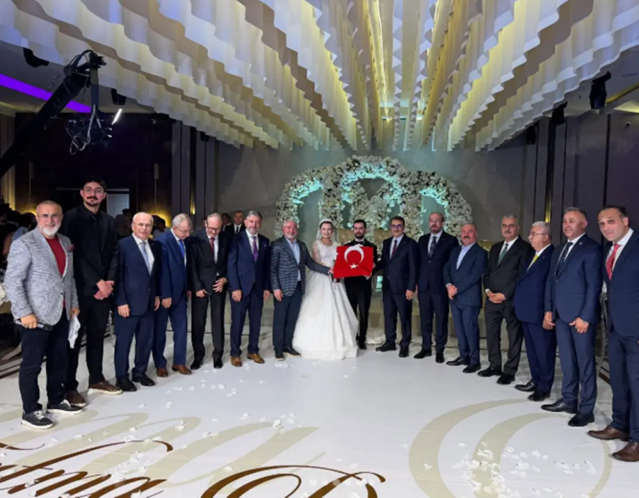 Düğün Çiçekleri Gazze'ye Umut Oldu 2