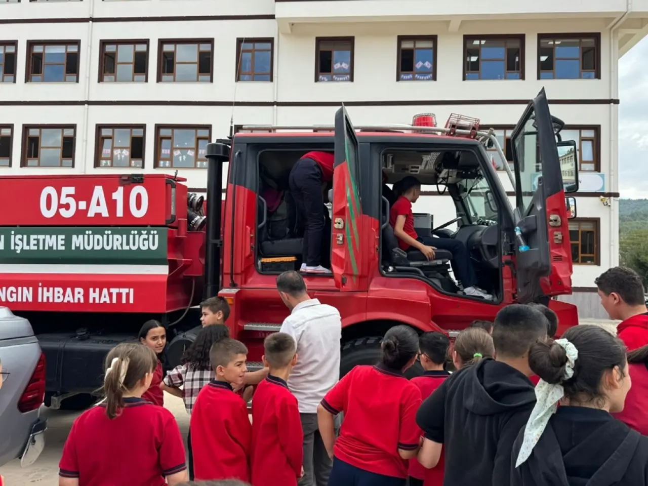 İlkokul Öğrencilerinin İlk Dersi Yeşil Vatan 1