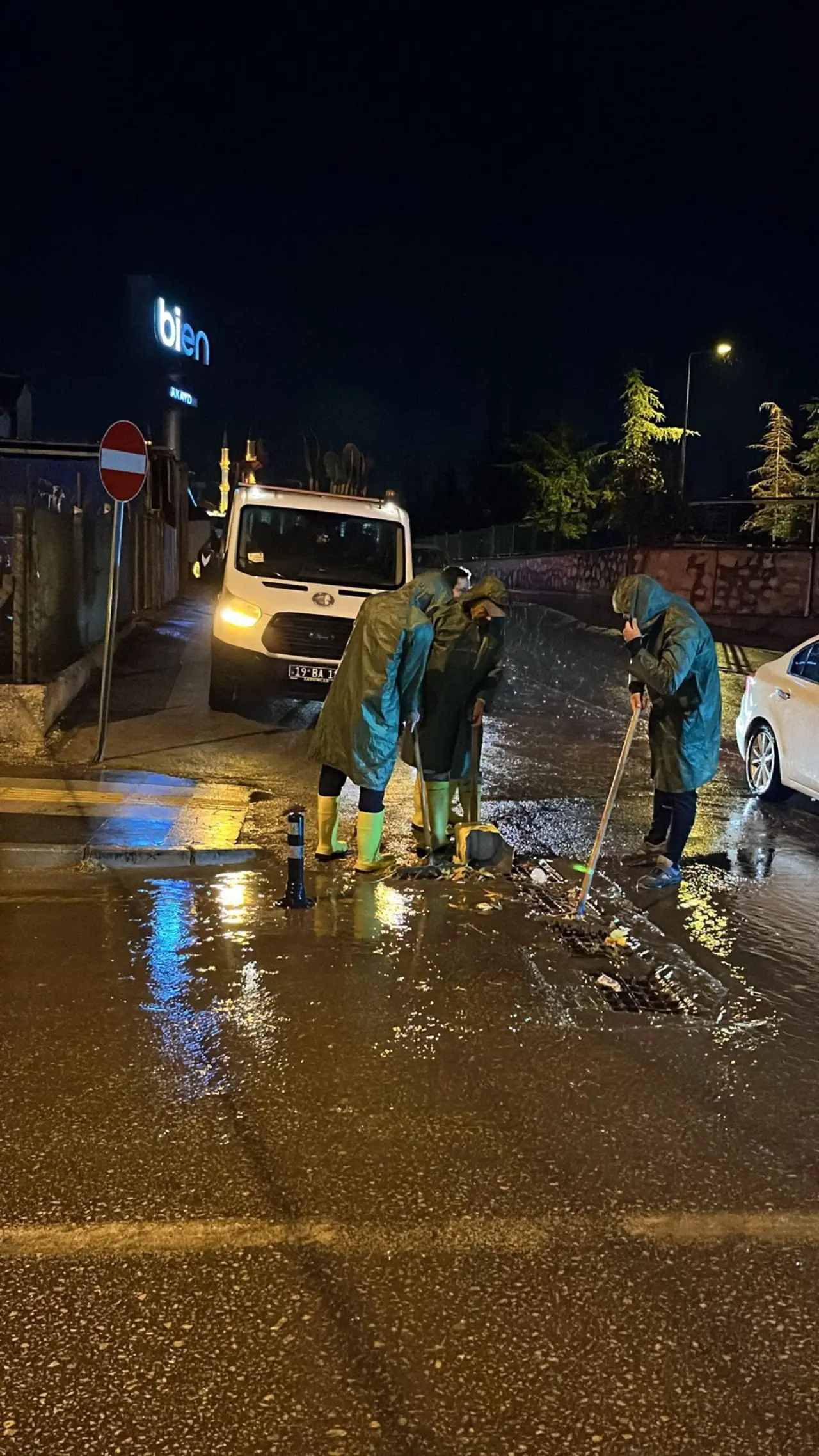Sağanak Yağmur Etkili Oldu 3