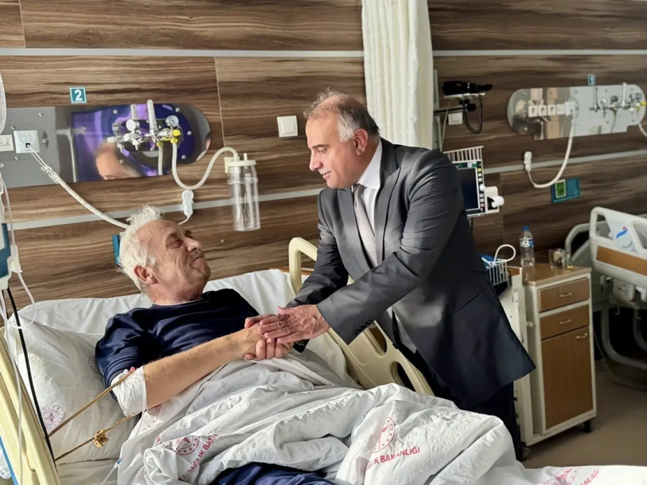 AK Partililer Hastaları Yalnız Bırakmıyor 4