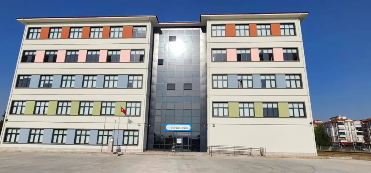 Devlet Bahçeli’nin İsmi Çorum’da Bir Okula Verildi 2