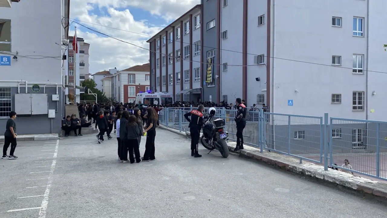 Tavuk Döner Yiyen Öğrenciler Zehirlendi 5