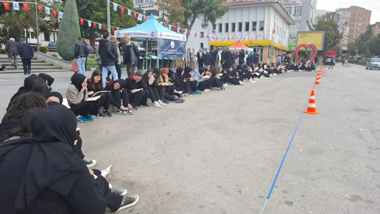 Gençler Kitap Okumanın Önemine Dikkat Çekti 4