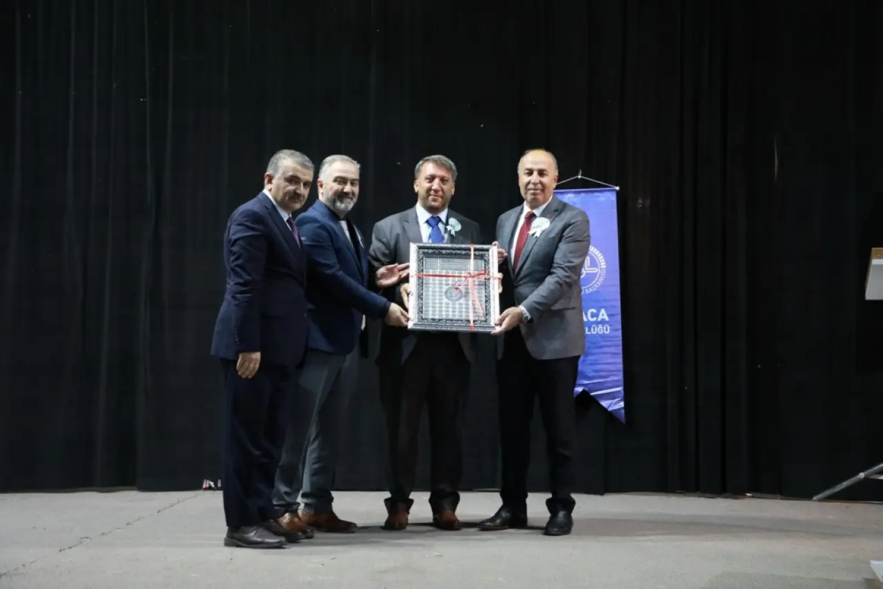 Alaca’da ‘Peygamberimiz ve Aile Ahlakı’ Konuşuldu 2