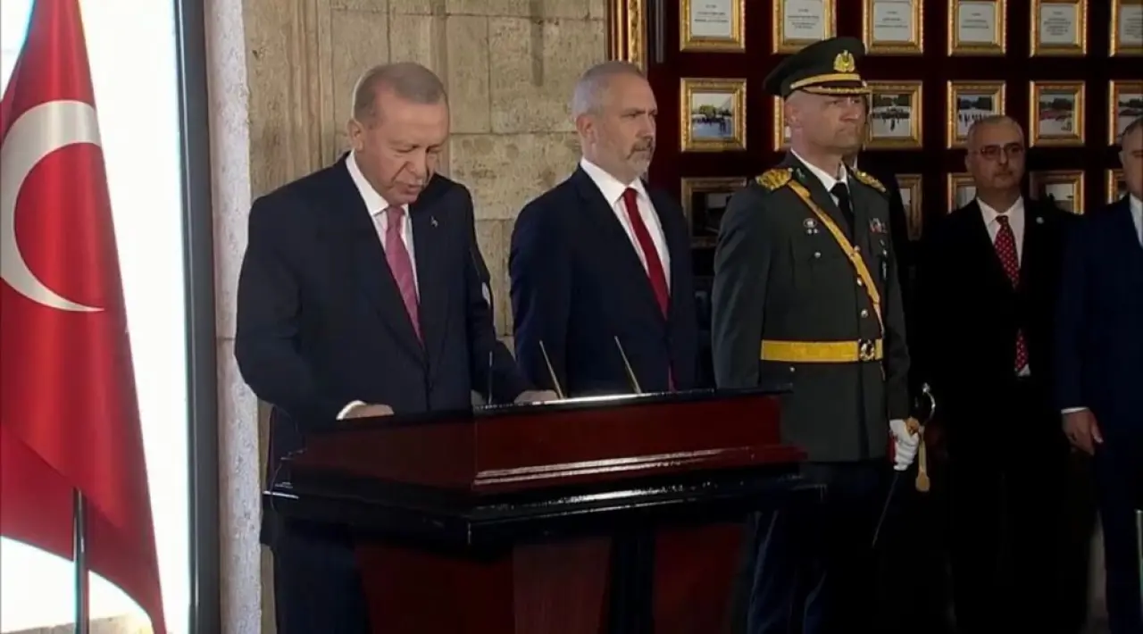 Ahlatcı, Erdoğan ile Anıtkabir'de 3