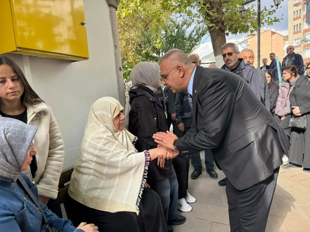 Ahlatcı: Gayemiz İnsana Dokunmak 2