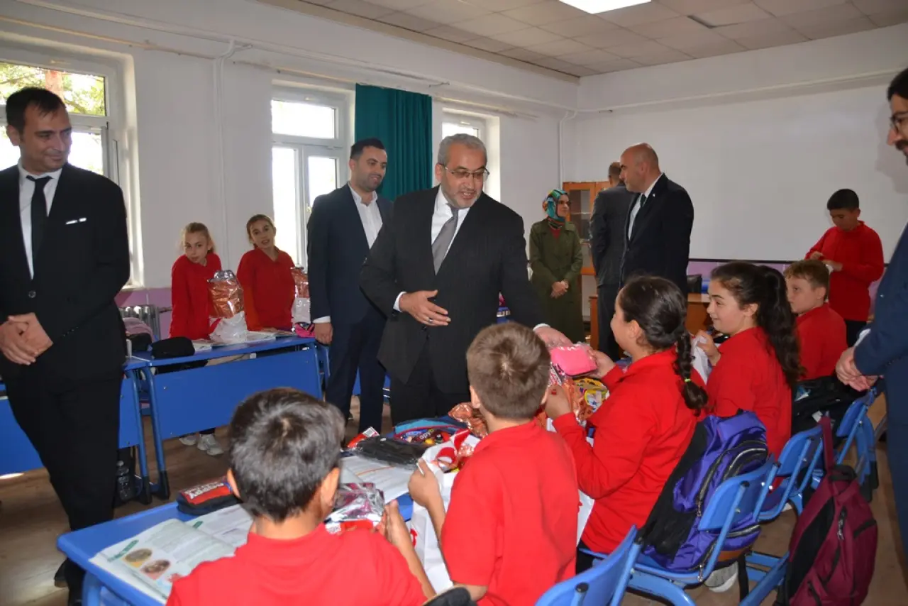 Kardeş Okula Kırtasiye Desteği 3