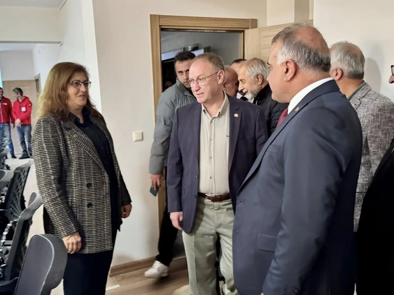 AK Parti’den Kızılay’a Destek Ziyareti 1