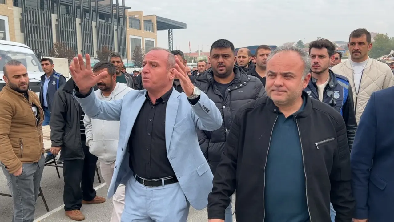 Gerilim Tırmanıyor, Pazarcılar Tezgah Açmadı 6