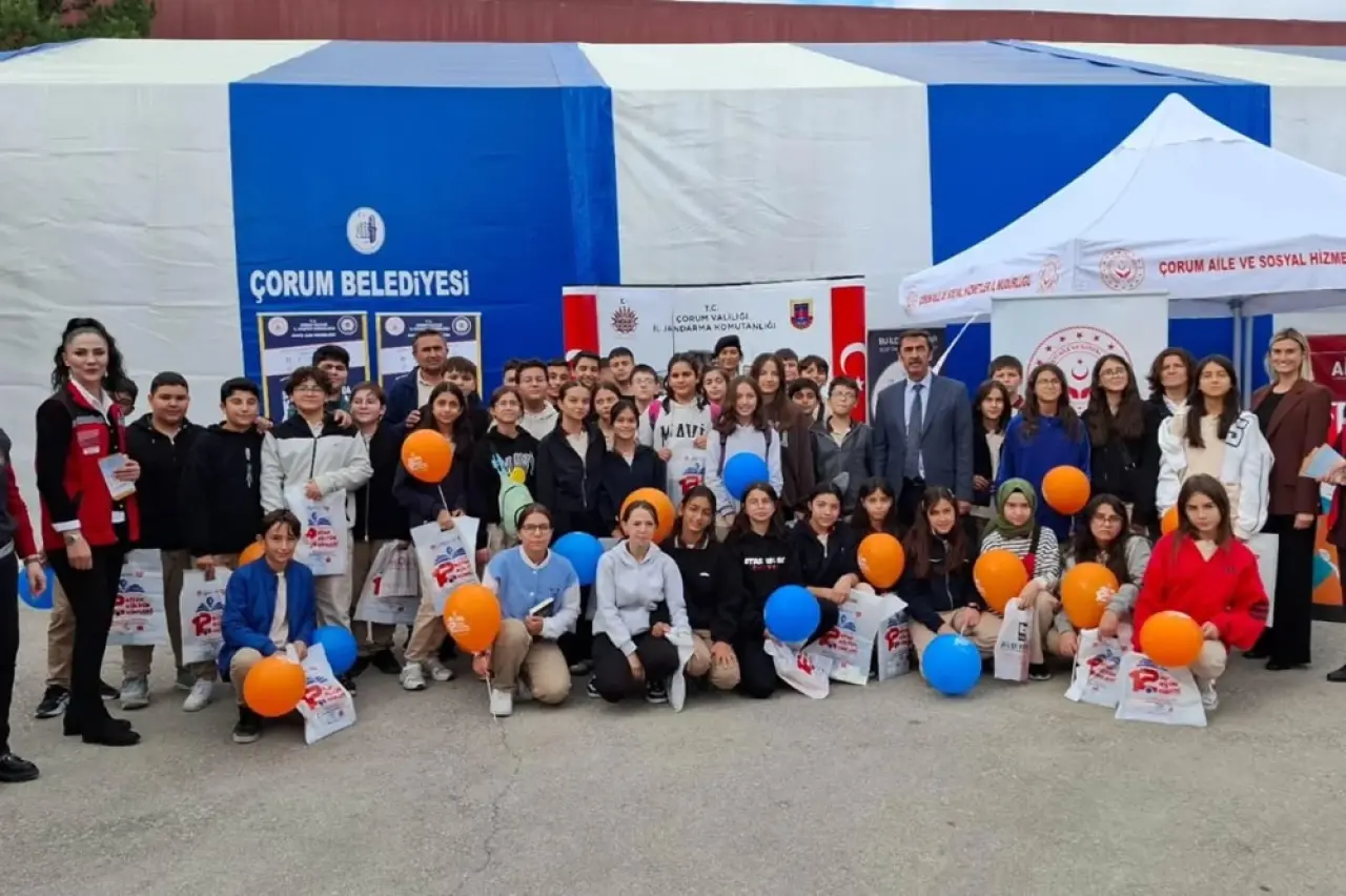 Kadına Şiddetle Mücadeleye Dikkat Çekiyorlar 3