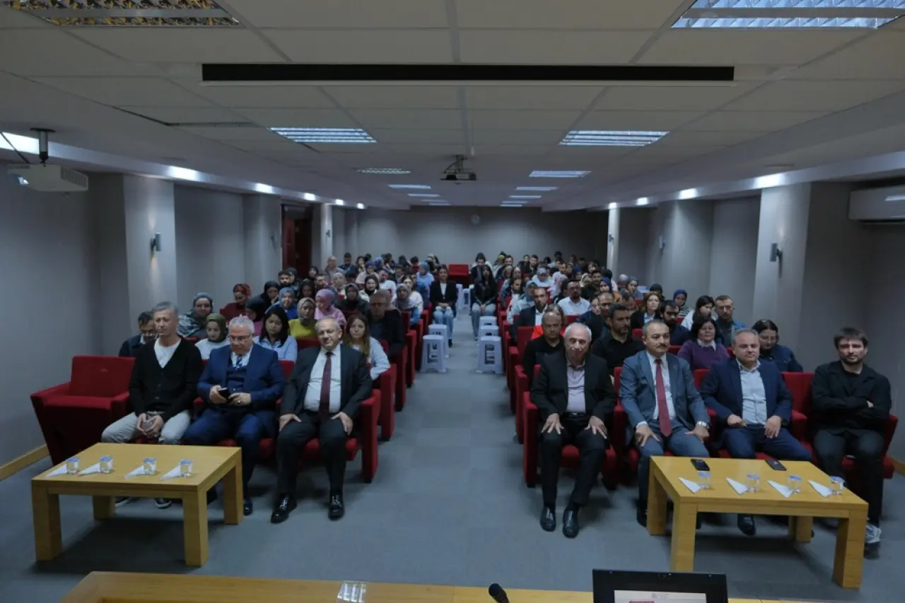 Genç, HİTÜ’de Gençlerle Buluştu 4