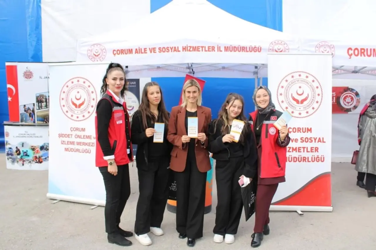Kadına Şiddetle Mücadeleye Dikkat Çekiyorlar 1