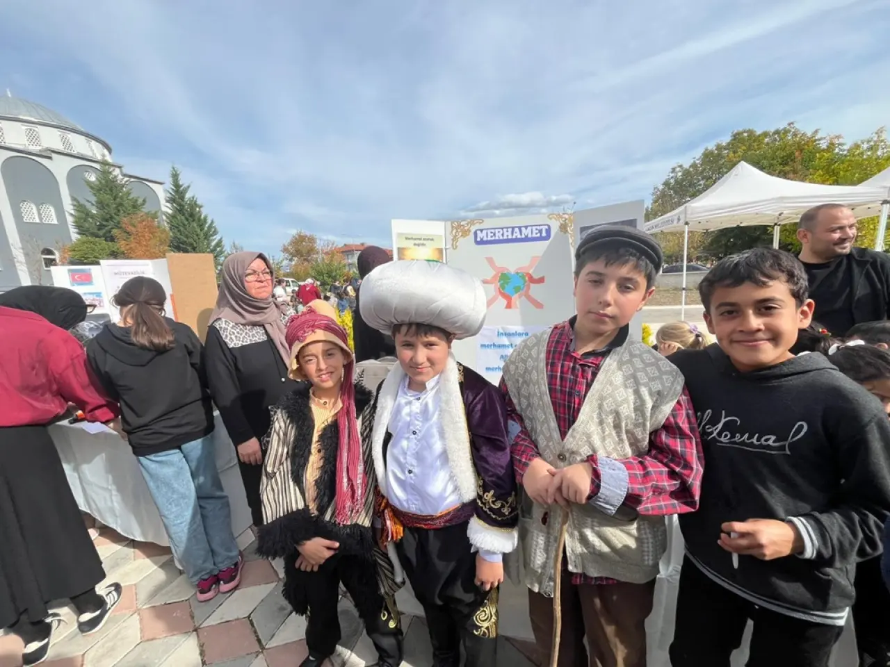 Laçin’de Öğrenciler Filistin Yararına Kermes Açtı 1