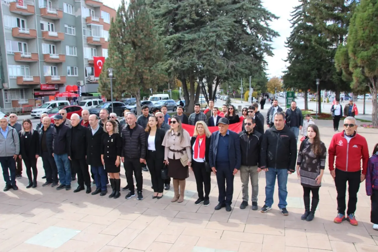 STK’lar Atatürk Anıtı’na Bıraktı 4