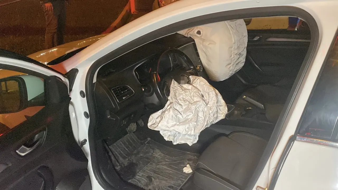 Otomobil Refüje Çarptı: 1 Yaralı 5