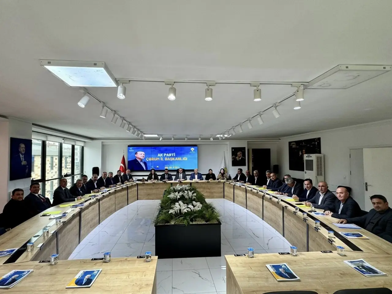 AK Parti’de Yatırım İstişaresi 1