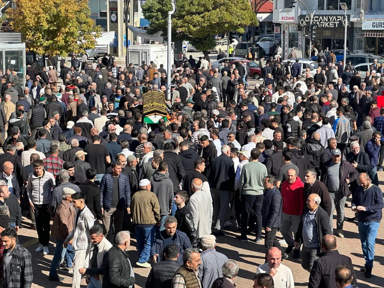 Demirle Kabin Arasına Sıkışan Kişi Hastanede Öldü 3