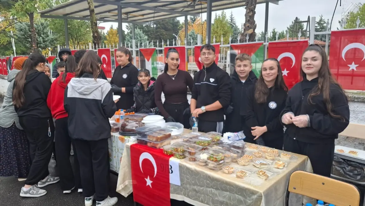 Okullar Gazze İçin Tek Yürek 1