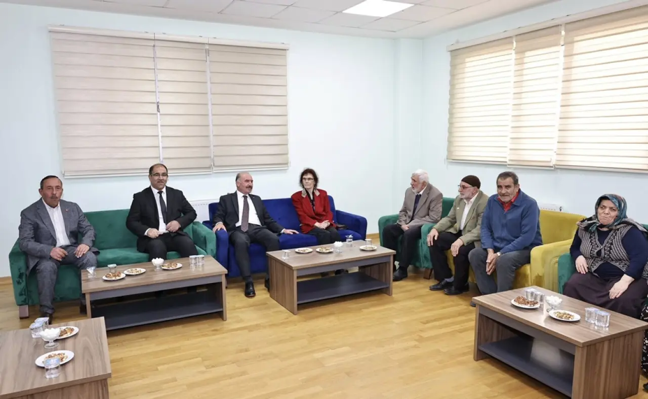 Vali Çalgan, Huzurevi Sakinleriyle Buluştu 4