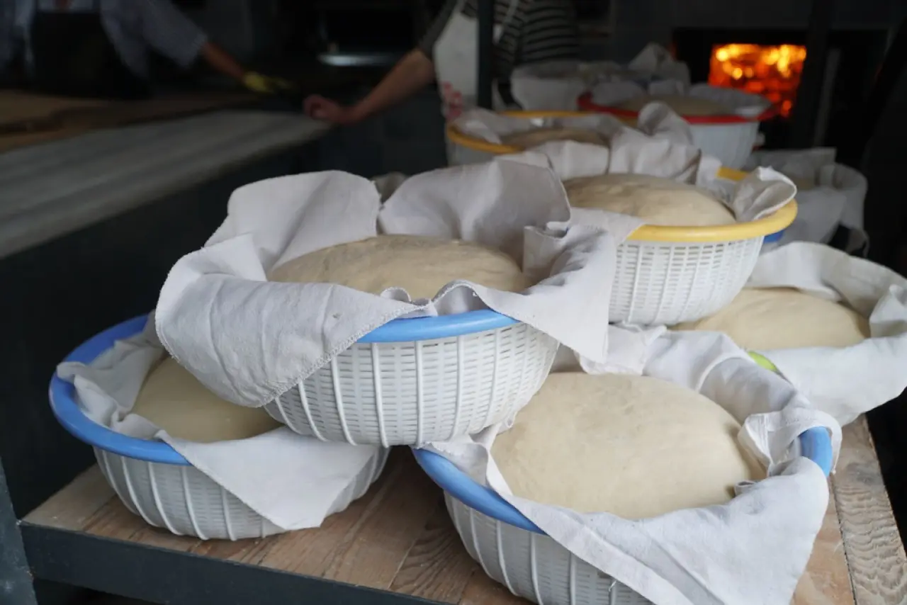 Evinin Alt Katında Açtı, Ekmek Üretiyor 6