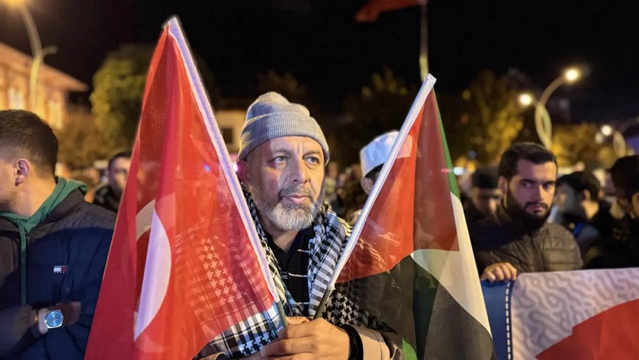 Yüzlerce Vatandaş İsrail'i Protesto Etti 14