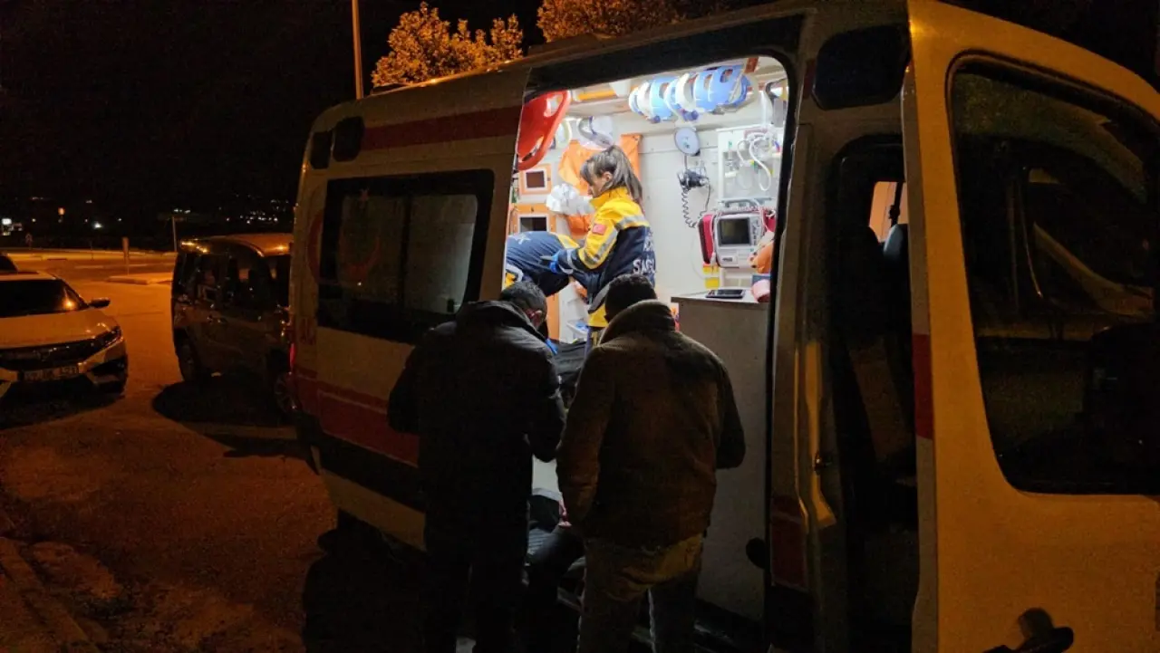 Bıçaklı Silahlı Kavga: 3 Yaralı 4