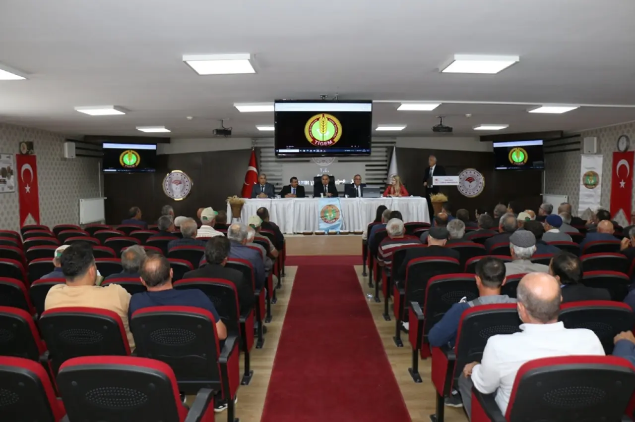 Çiftçilere Yeni Tohum Çeşitleri Tanıtıldı 1