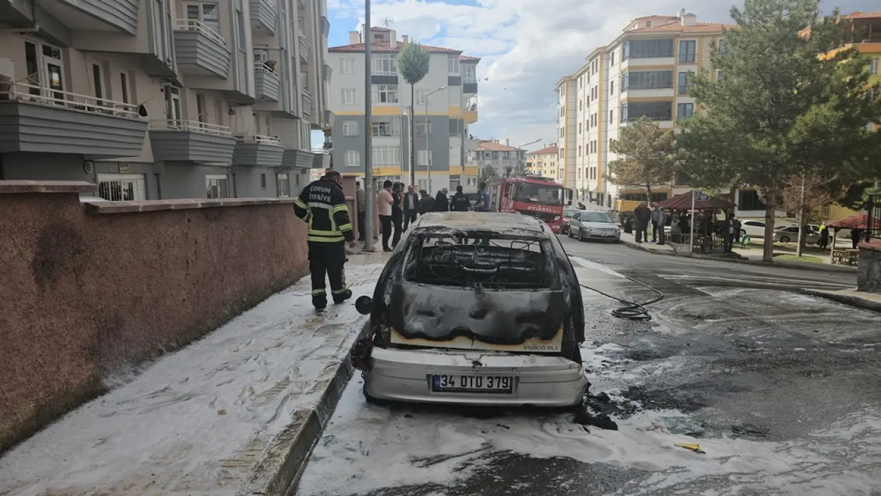 Dini Nikahlı Eşinin Otomobilini Ateşe Verdi 4