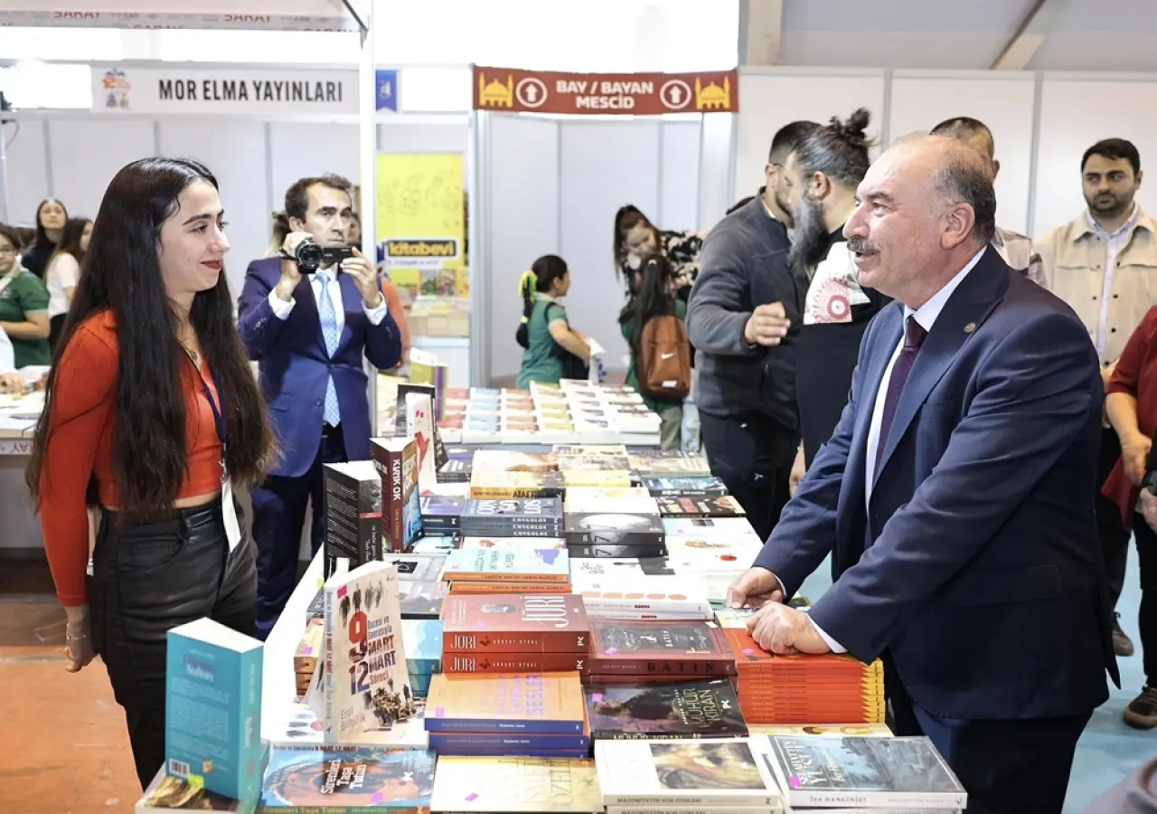 ‘Kitaplar Geleceğe Taşıyan En Güçlü Köprülerdir’ 1