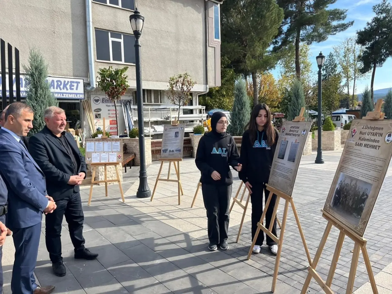Başkan Gelgör, ‘Sarı Mehmet' Sergisini Gezdi 2