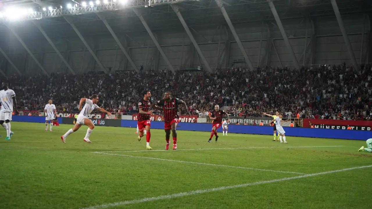 İlk Yarıda Gol Atıyor, İkinci Yarıda Gol Yiyoruz 3