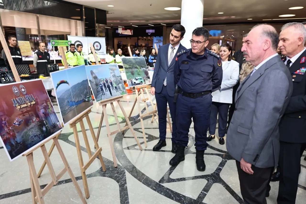 Emniyet ve Jandarma’nın Teçhizatları Sergilendi 1