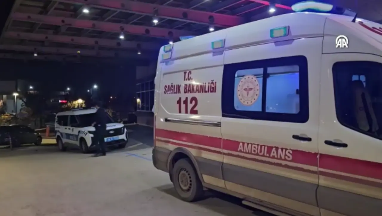 Kahvehanede Bıçaklı Kavga: 1 Yaralı 2