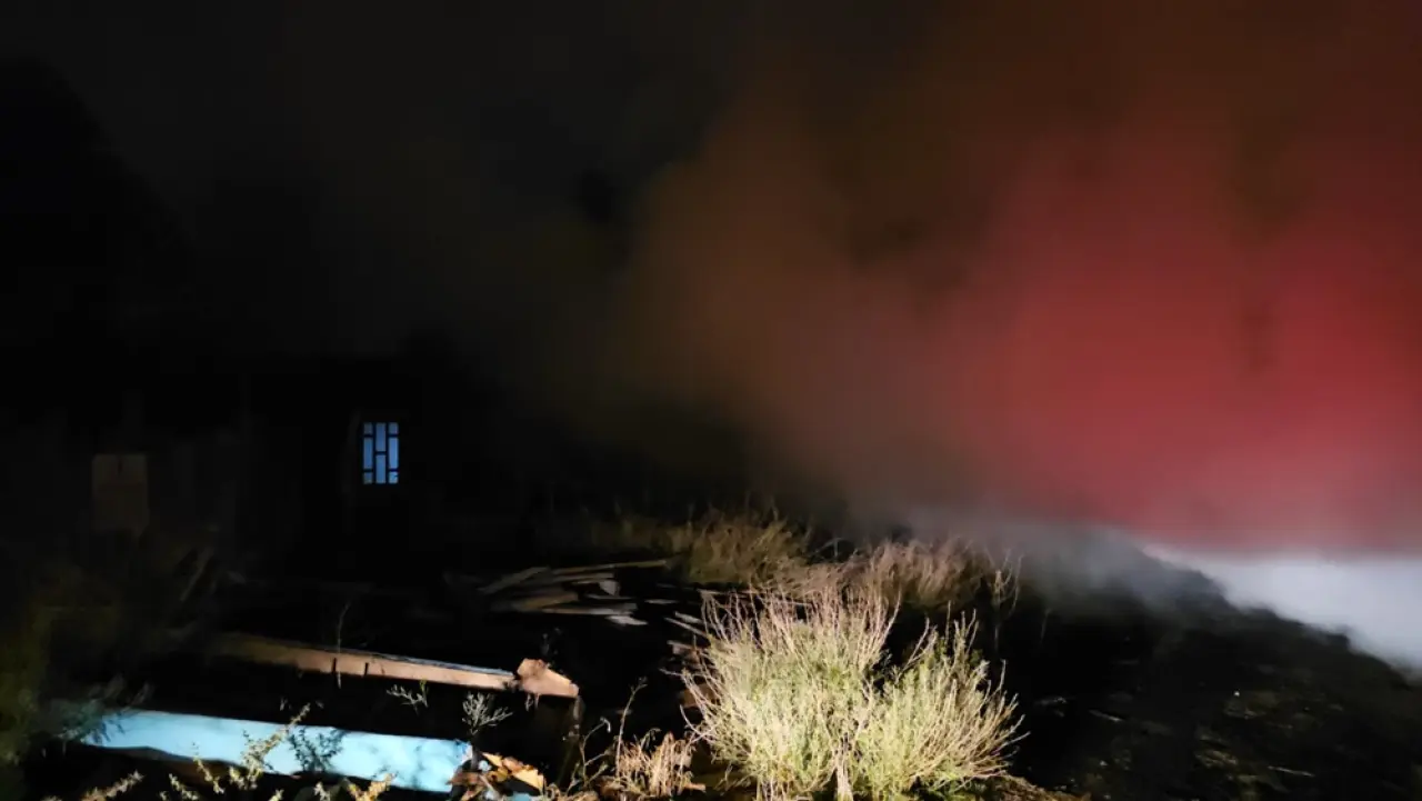 Otomobildeki Yangın Çevreye Sıçradı 3