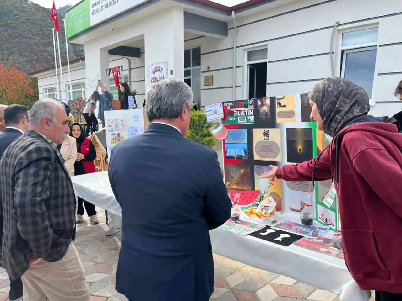 Laçin’de Öğrenciler Filistin Yararına Kermes Açtı 3