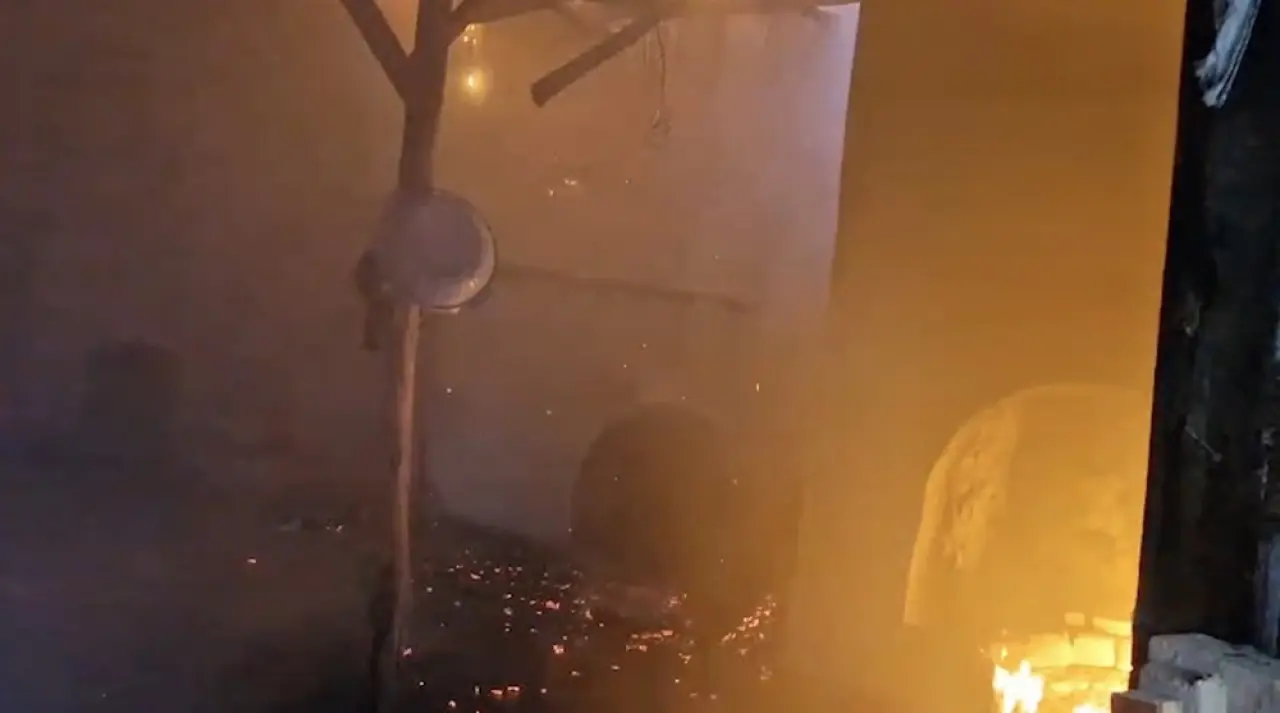 Alevlere Teslim Olan Tandır Kullanılmaz Hale Geldi 3